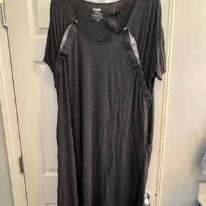 Frida Mom delivery gown